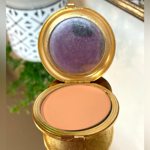 Vintage Revlon “Love Pat” Gold-tone Powder Compact with Burgundy Velvet Accent. - Picture 6 of 11